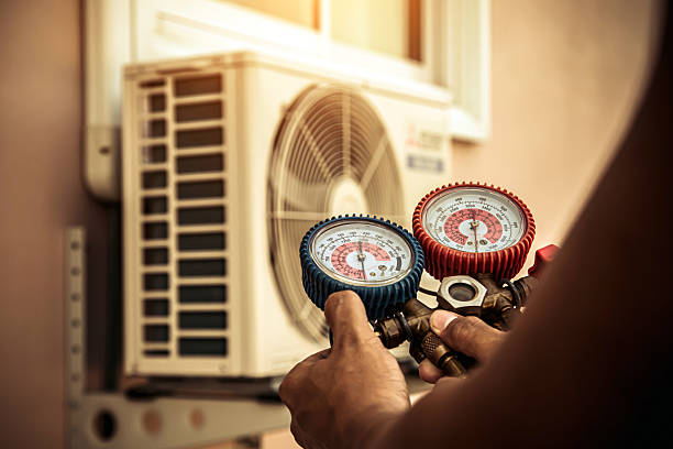 Professional Hvac technician working in Ardsley, NY